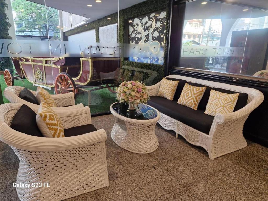 Town In Town Gardent Resort Bangkok Exterior photo
