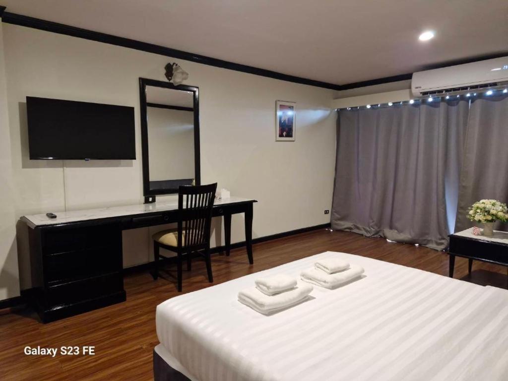 Town In Town Gardent Resort Bangkok Exterior photo