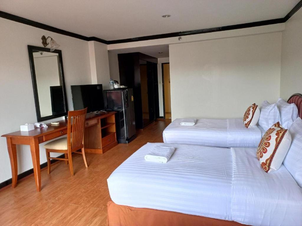 Town In Town Gardent Resort Bangkok Exterior photo
