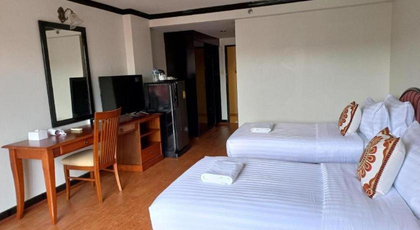 Town In Town Gardent Resort Bangkok Exterior photo