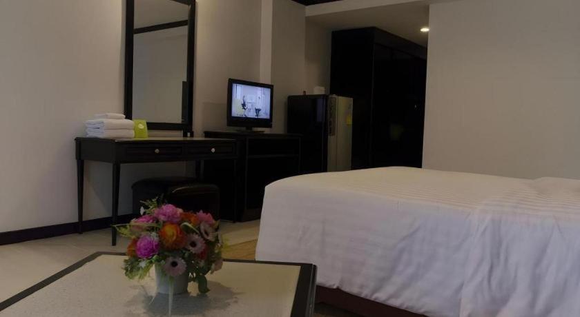 Town In Town Gardent Resort Bangkok Exterior photo